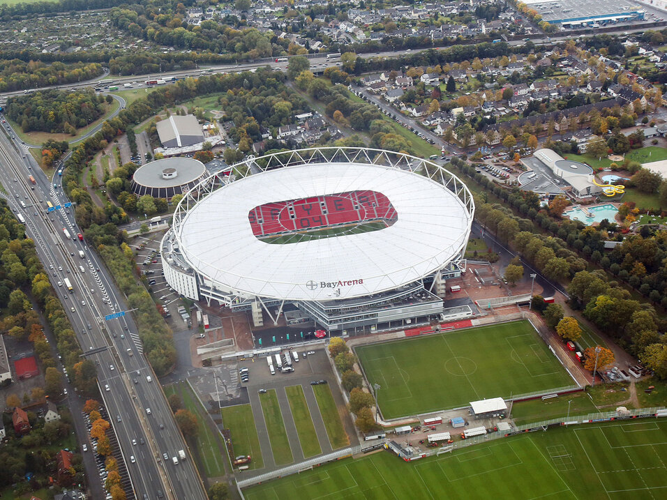 Referenz von Metallbau Jansen – BayArena