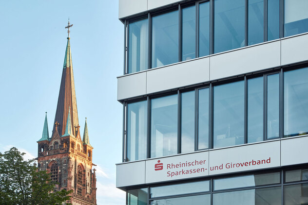 Fenster für Sparkasse in Düsseldorf – Referenz von Metallbau Jansen