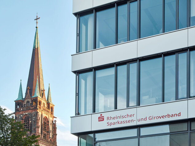 Fenster für Sparkasse in Düsseldorf – Referenz von Metallbau Jansen