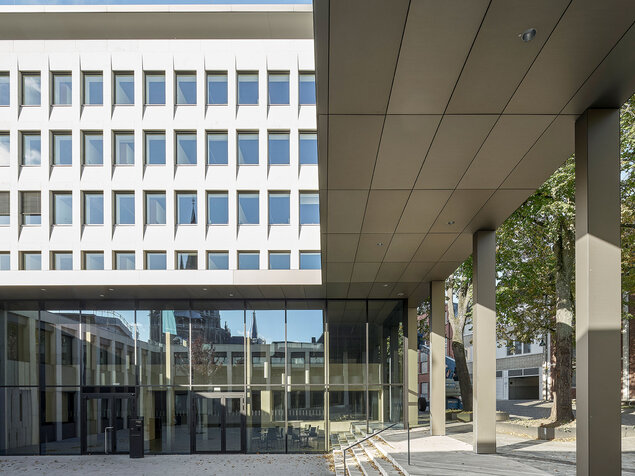 Fenster, Fassade und Türen aus Aluminium – von Metallbau Jansen